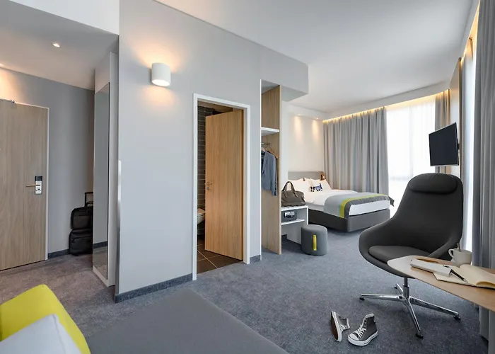 Express - By Ihg