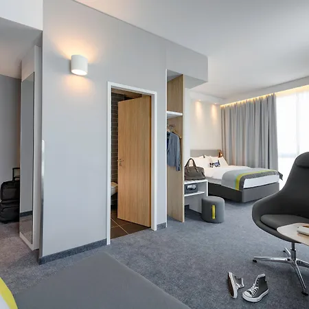Express - By Ihg 3*