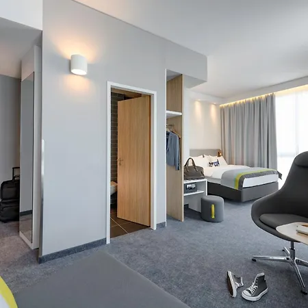 Express - By Ihg