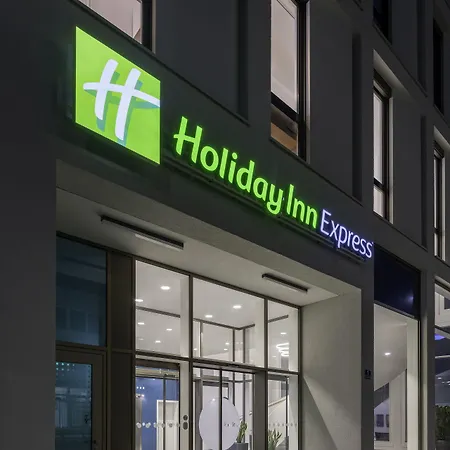 Express - By Ihg فندق 3*