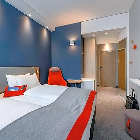 Express - By Ihg Hotel 3*
